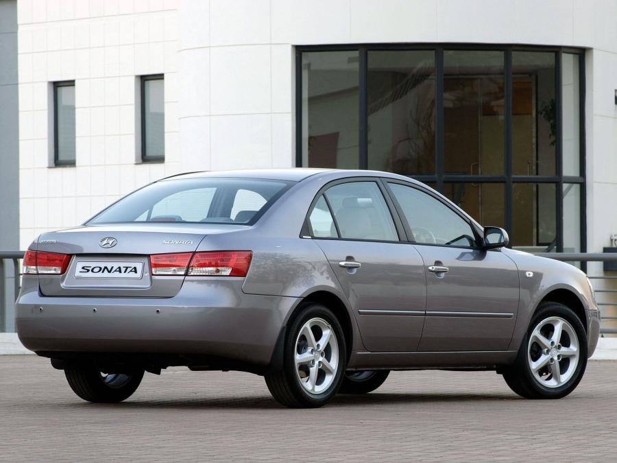  Hyundai Sonata 2005 года  (ZA) (фото 7 из 14)